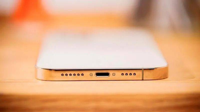 iPhone 改用 USB-C 接口，你能接受吗？