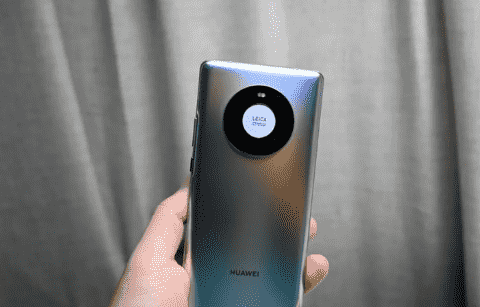 亲测！升级鸿蒙后的Mate40 Pro，和iPhone 12哪个体验更好？