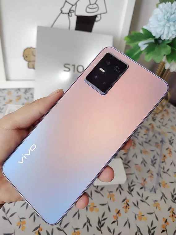 同是主打轻薄的拍照旗舰，OPPo Reno 6和vivo S10哪个更胜一筹？