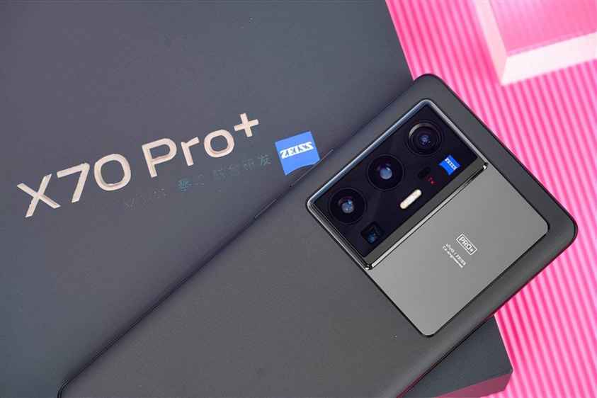 vivo X70 Pro+与iQOO 8 Pro定价5-6K，两者的配置撑得起这个售价？